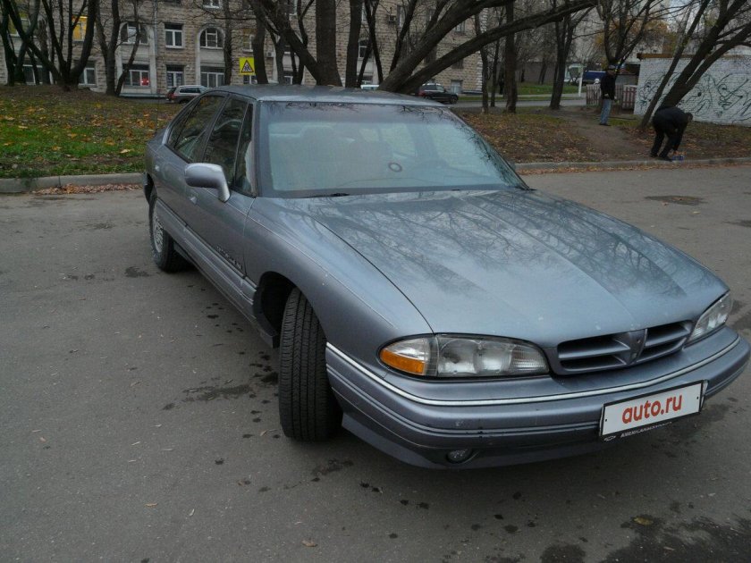 Понтиак бонневиль 1993