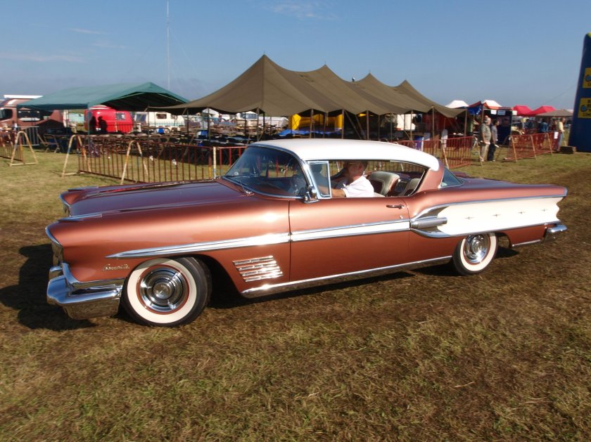 Понтиак Бонневиль