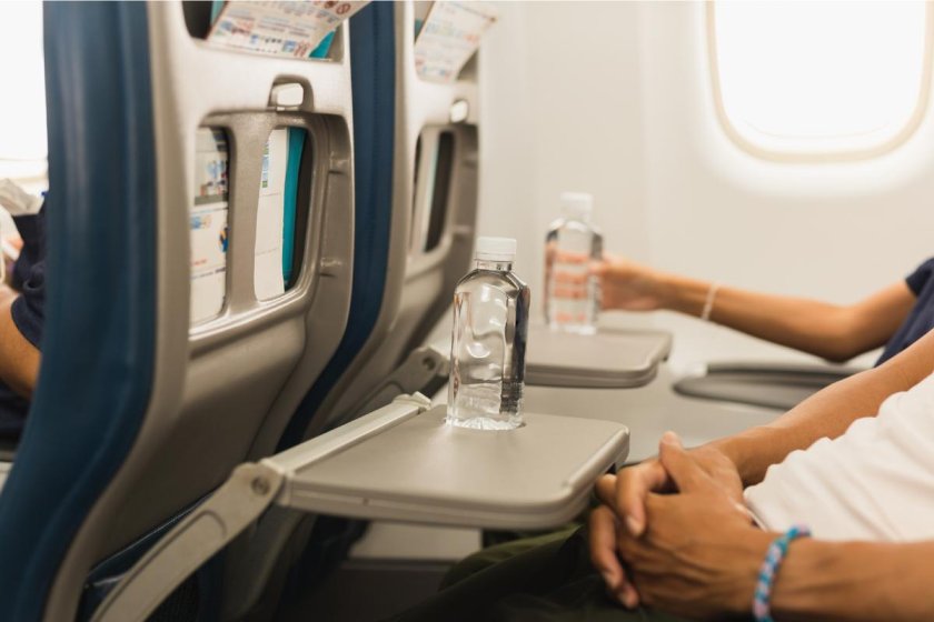 Кислородная маска в самолете