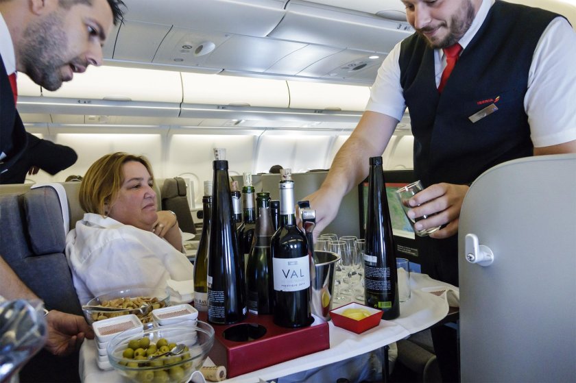 Алкоголь в самолете