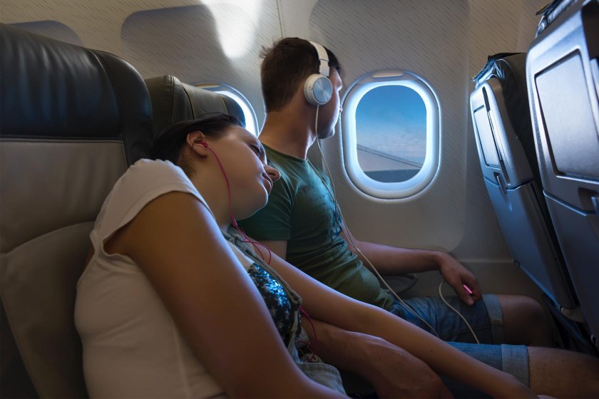 Спать в самолете