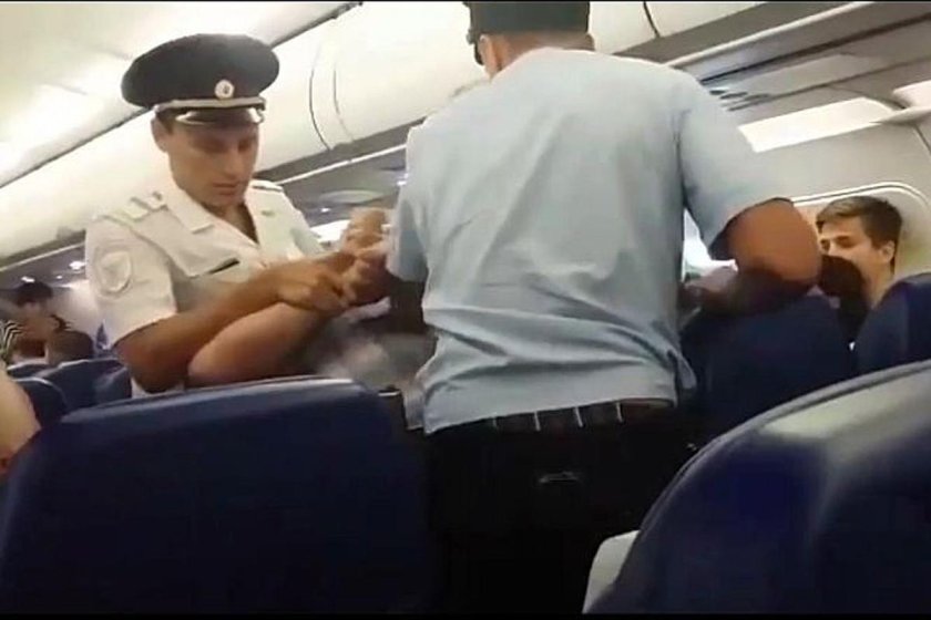Дебошир в самолете