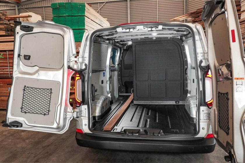 Цельнометаллические фургоны