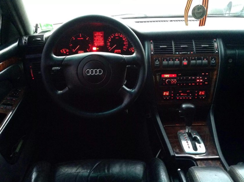 Ауди а8 1998 года