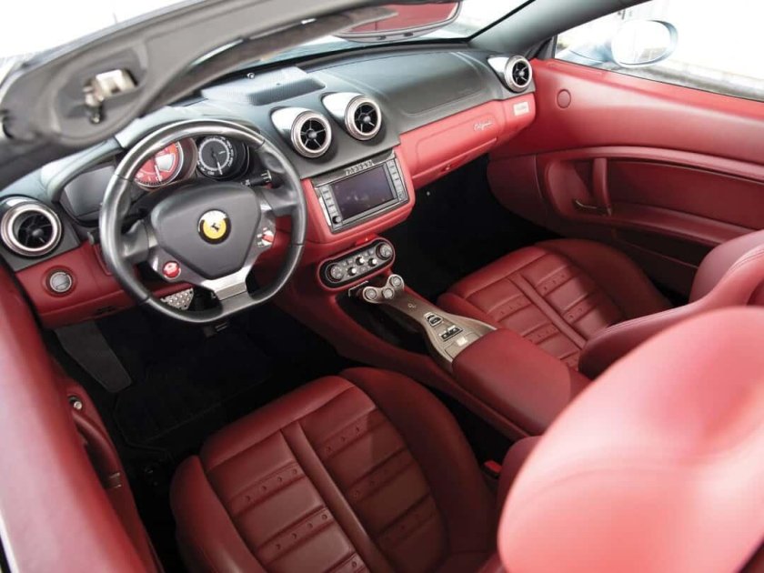 Феррари ф12 салон