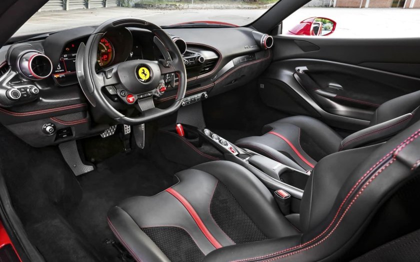 Феррари ф8 Трибуто