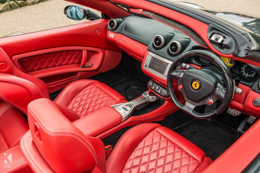 Феррари Калифорния салон