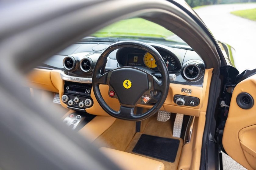Феррари салон все