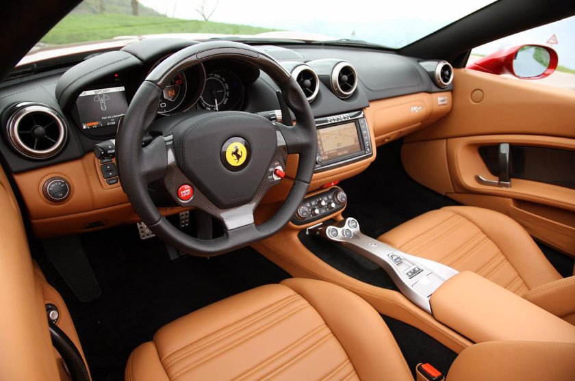 Феррари Калифорния салон