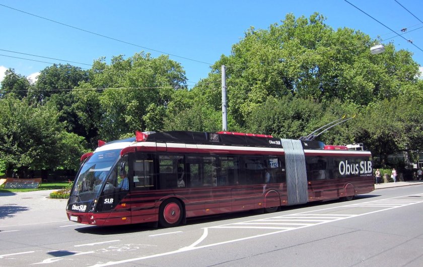 Троллейбус в Париже