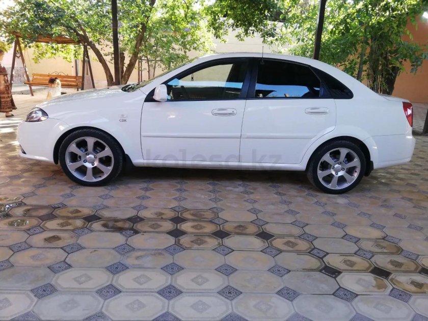 Chevrolet lacetti 2013