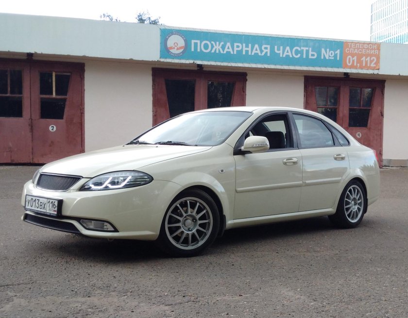 Daewoo Gentra белая на литье r16