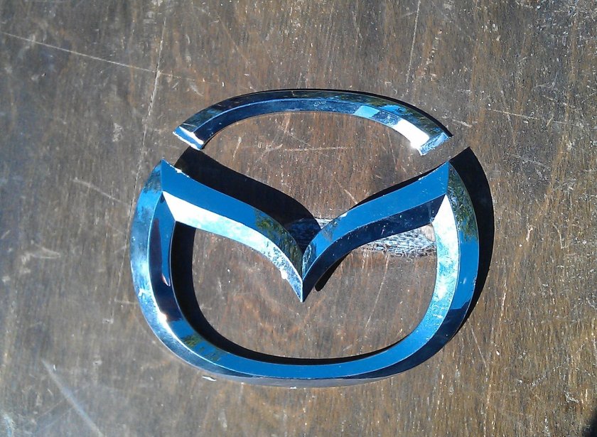 Старый знак мазды