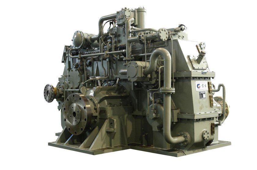 Редуктор суммирующий судовой