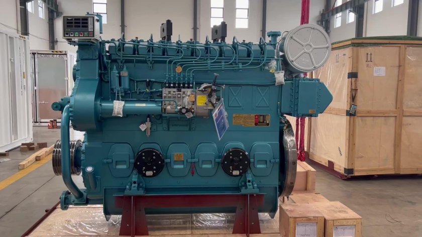 Корабельный двигатель 56 цилиндров