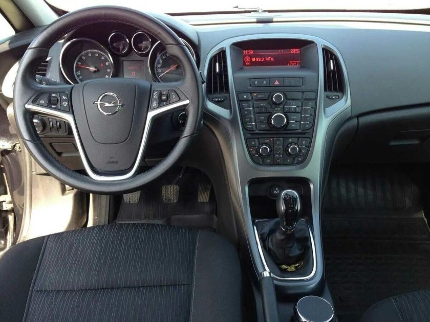 Opel Astra j 2012
