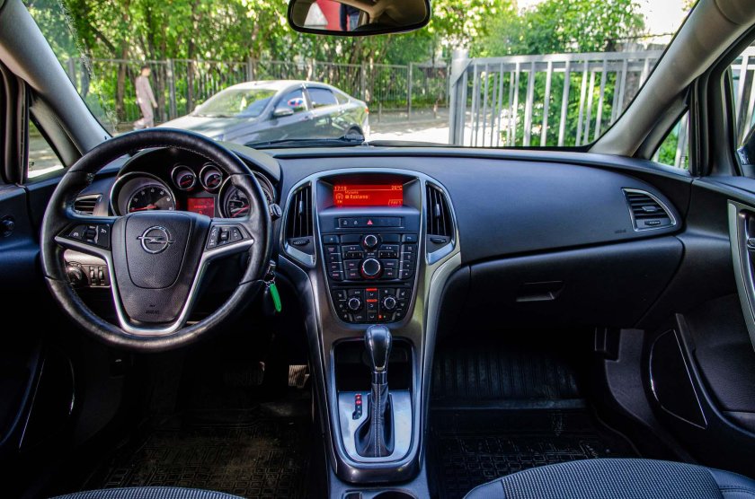 Опель астра j 1.6 2012