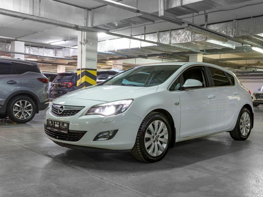 Opel astra j 2012