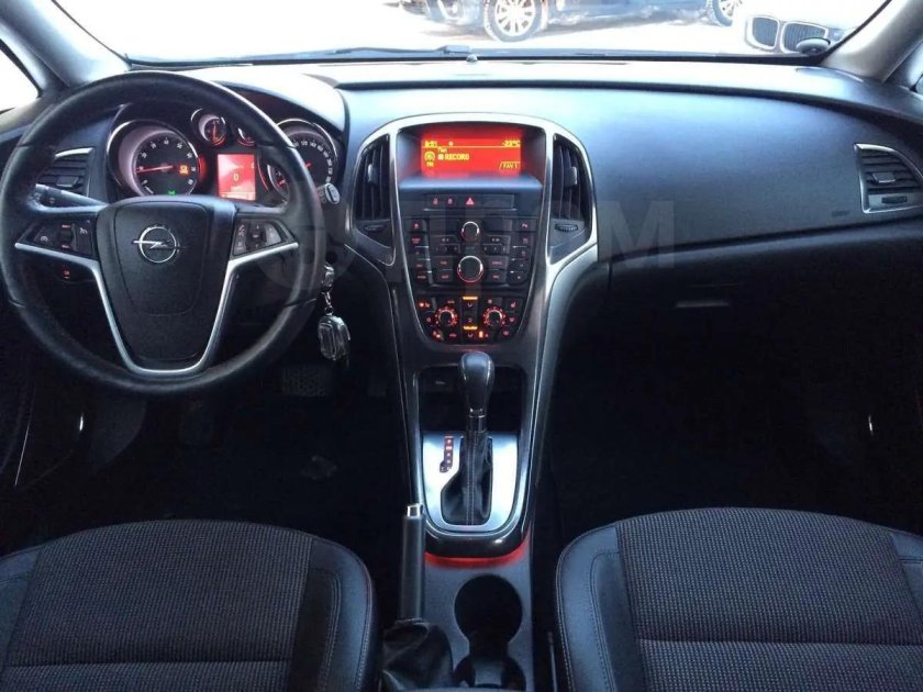 Салон опель астра j