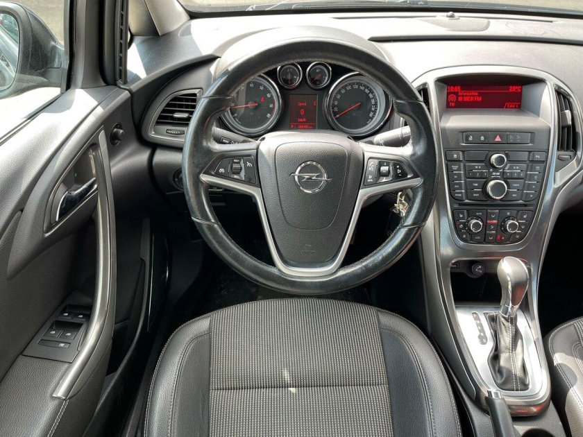 Опель астра j хэтчбек