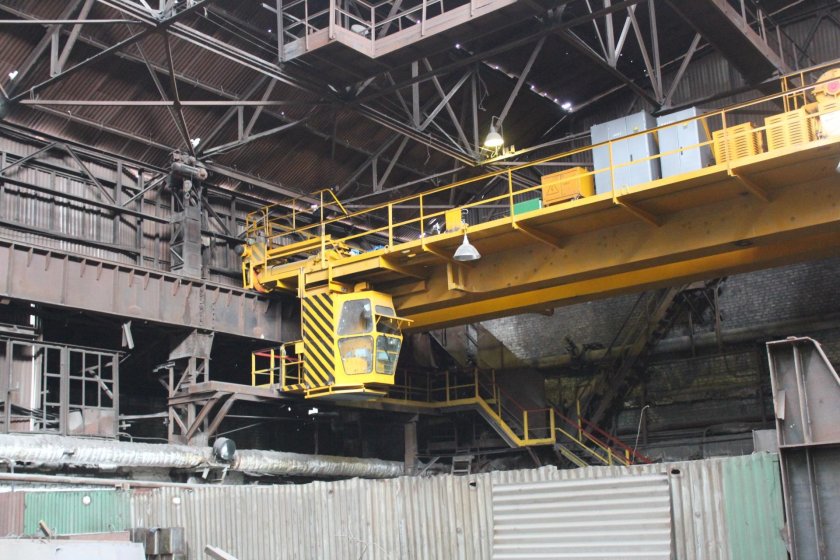 Мостовой кран на Литейном заводе