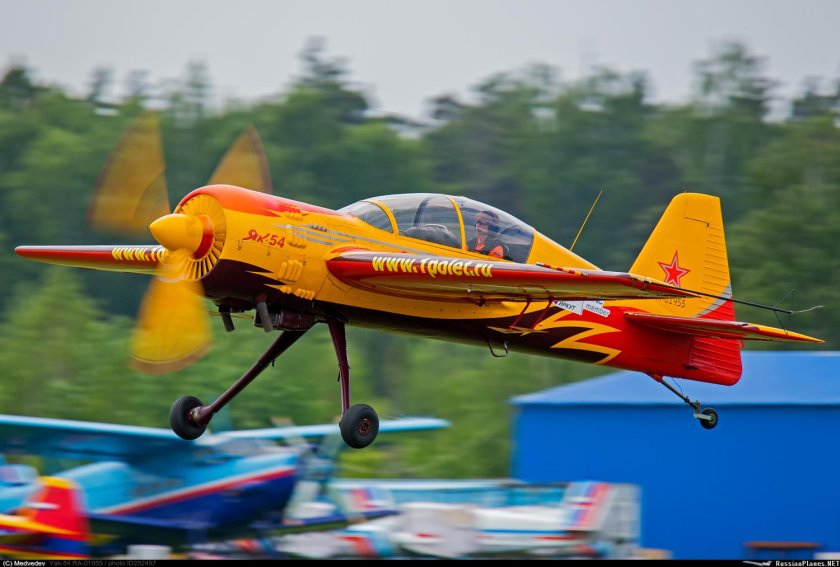 Самолет як 54