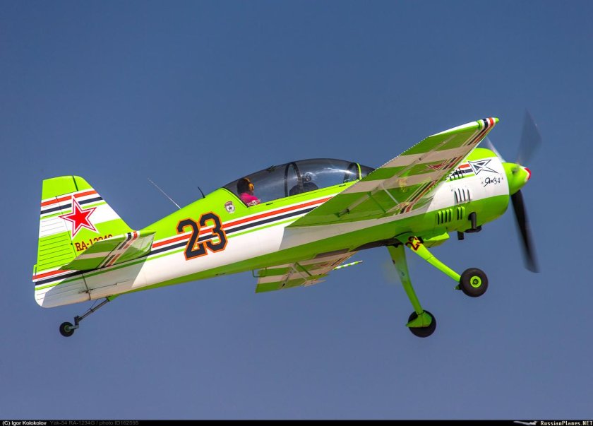 Yak 54