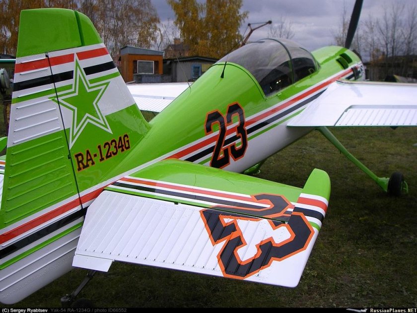 Yak 54