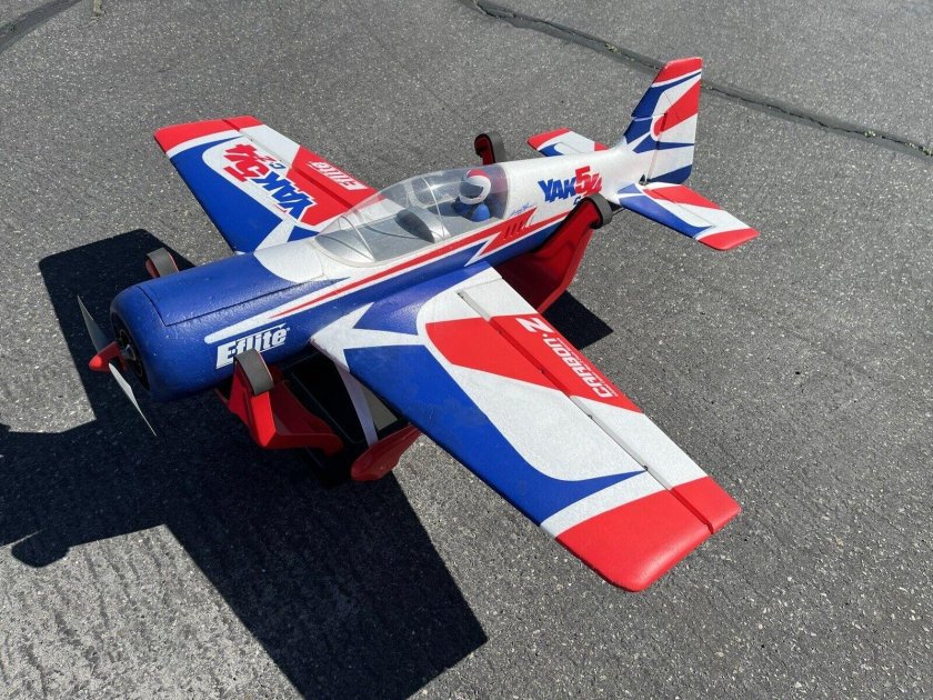 Радиоуправляемый самолет fms