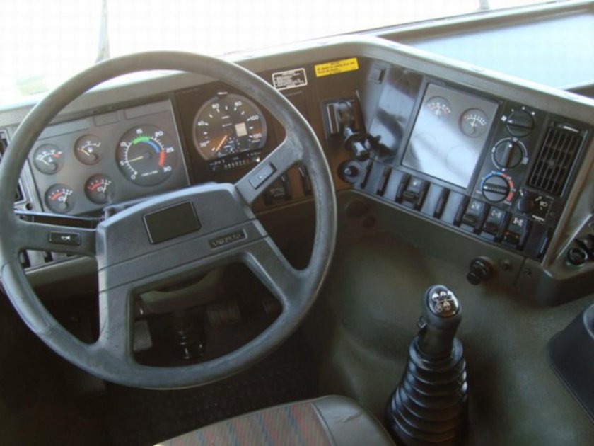 Салон Вольво f10