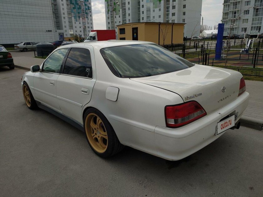 Toyota vista iv (v40)