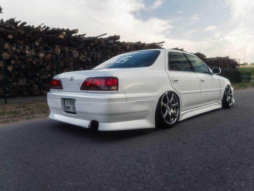 Toyota cresta v (x100)