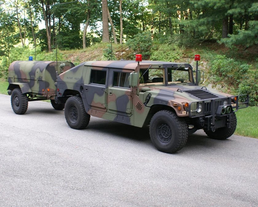 Хаммер HMMWV M-998 от Дженерал ам