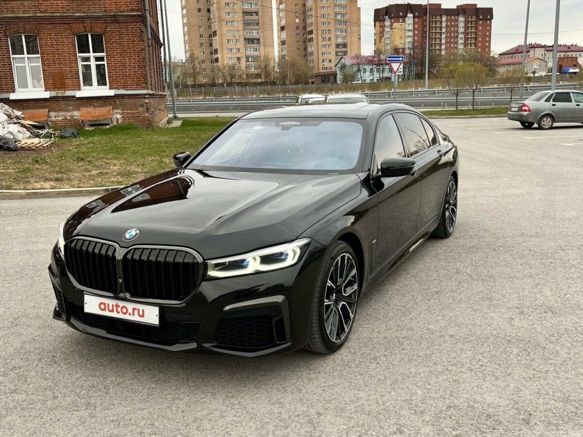 Бмв 7 серии 2021