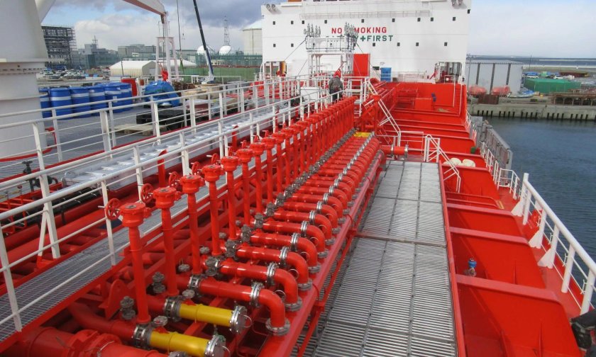 Грузовой манифольд танкера