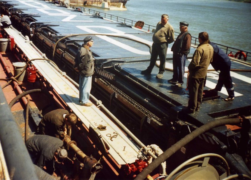 Танкер Ахиллес Владивосток