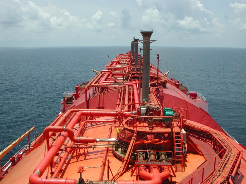 Танкер с маслом