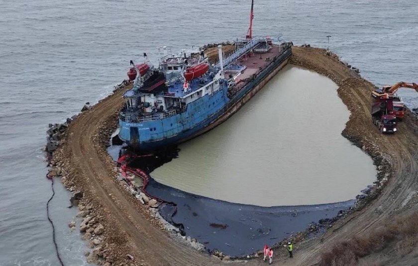 Разлив нефти в керченском проливе