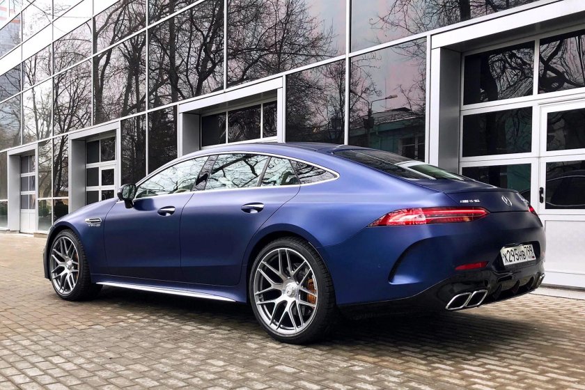 Ауди четырехдверная