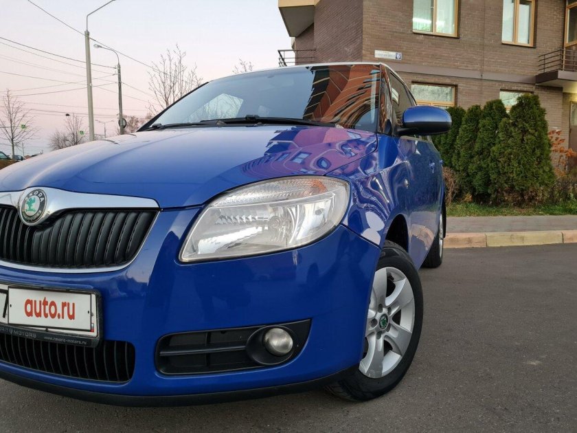 Шкода фабия 2009 голубая