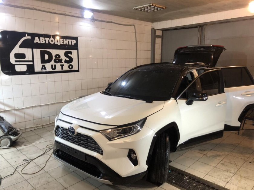 Тойота рав 4 новая белая с черной крышей