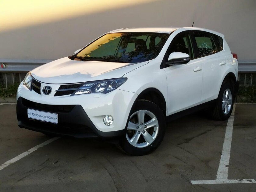Тойота рав 4 2014 года