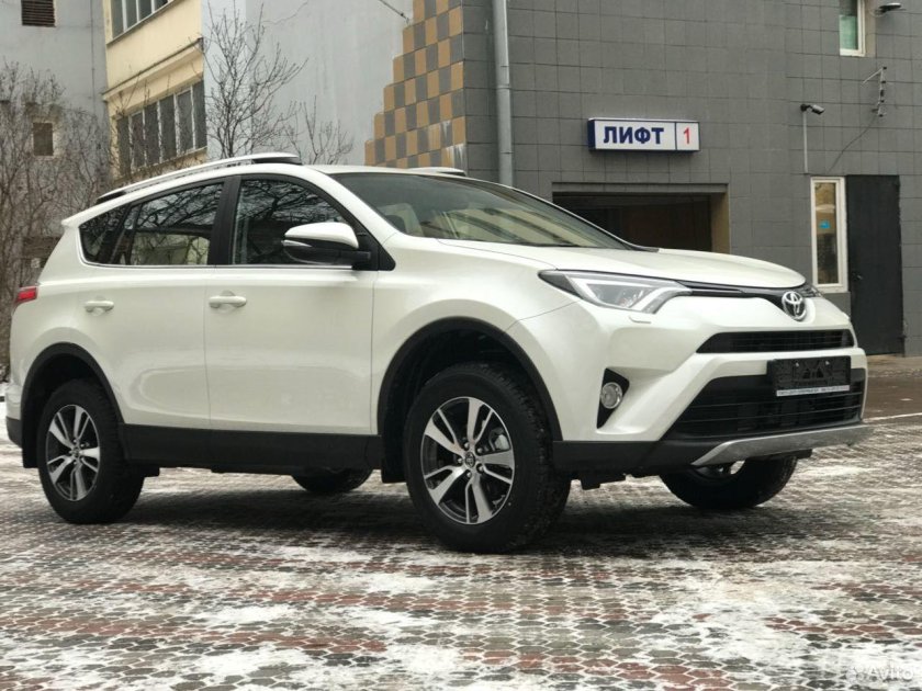 Тойота рав 4 белая