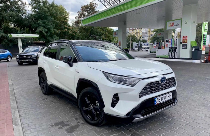 Тойота рав 4 2020 белая