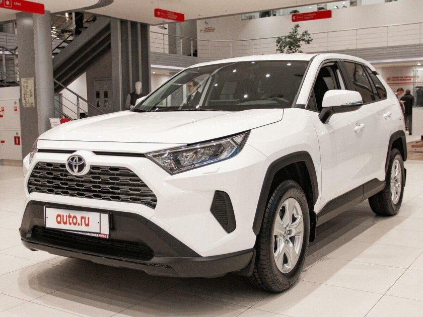 Toyota rav4 2022 белая