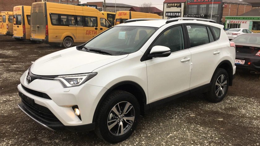 Тойота рав 4 белая