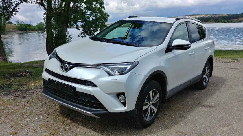 Тойота рав 4 белая