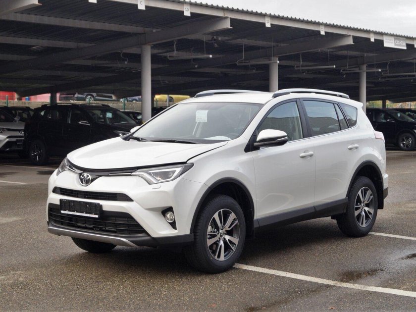 Toyota rav4 белая