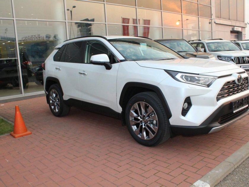 Тойота рав 4 2022 белая