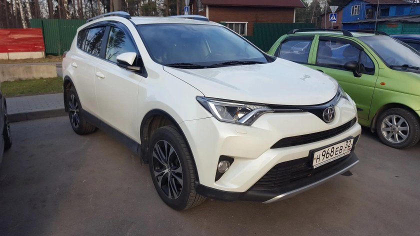 Тойота рав 4 белая